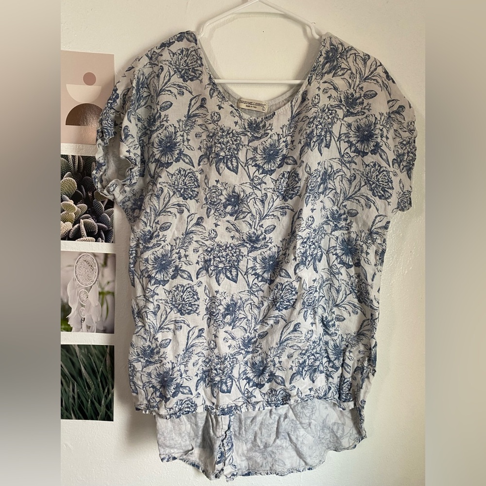 Old Navy Blue Floral Short Sleeve Top
